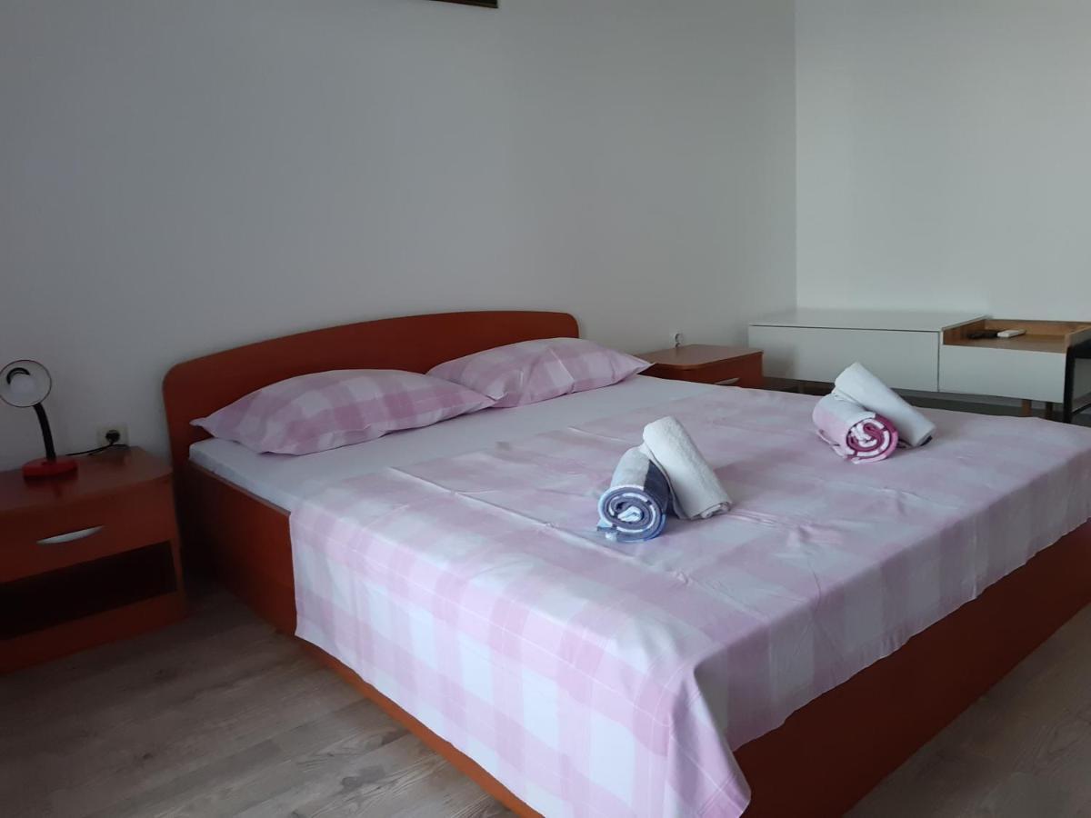 Apartments Davor Ceko Есенице Экстерьер фото